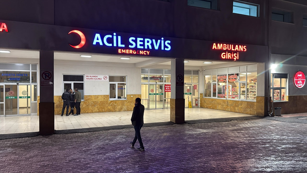 Yurtta kalan 53 üniversite öğrencisi yemekten zehirlendi, hastaneye kaldırıldı