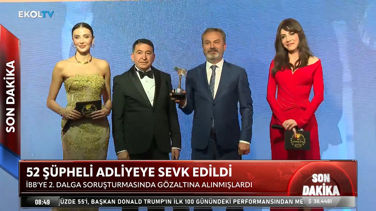 Ekol TV 1. yaşını ödülle taçlandırdı: Yılın En İyi Haber Kanalı ödülü Ekol TV’nin