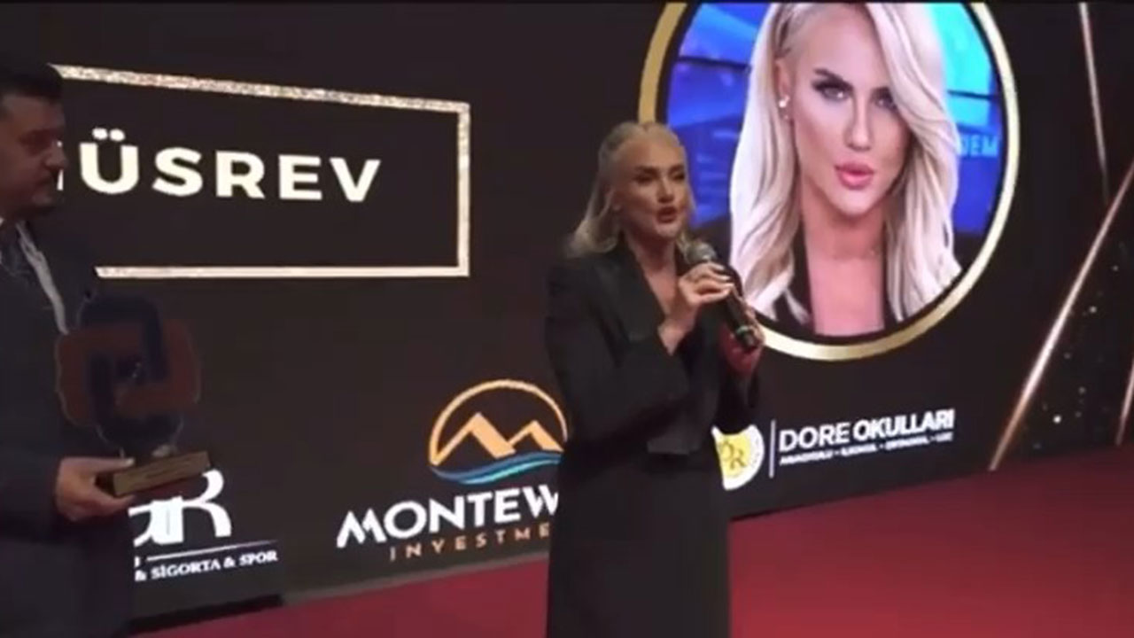 Ekol TV’ye Bir Ödül Daha: İNTİSAD gecesinde Nurdan Hüsrev “En İyi Gece Spikeri” seçildi