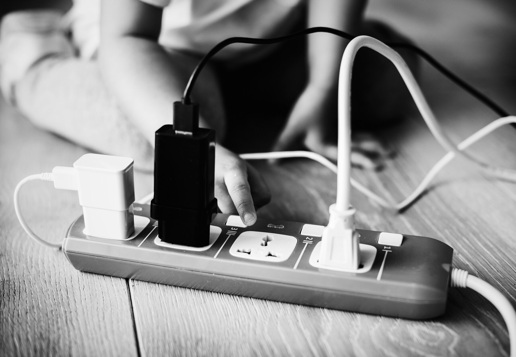 ELEKTRİK FATURASININ İKİ KATINA ÇIKMASINA NEDEN OLUYOR: Evdeki bu cihazlar kapalı olsa dahi cebinizden yiyor!