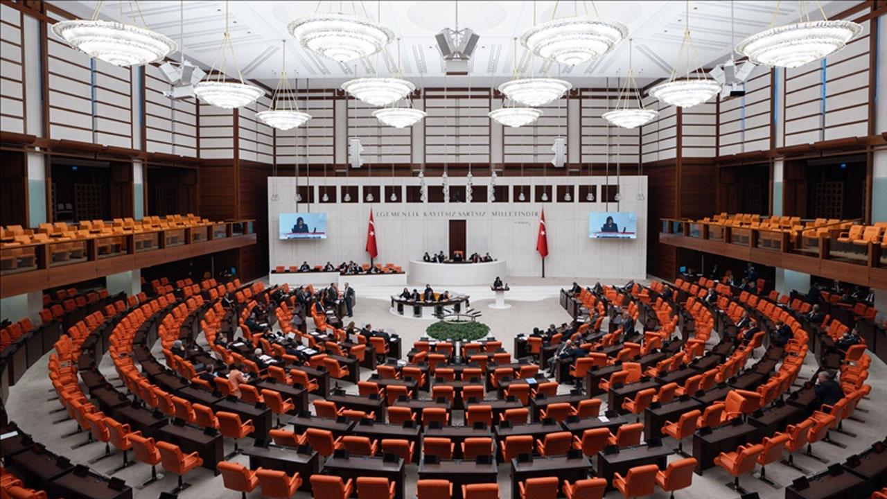 Ankara'da siyasi gündem: CHP mitinglerine devam edecek