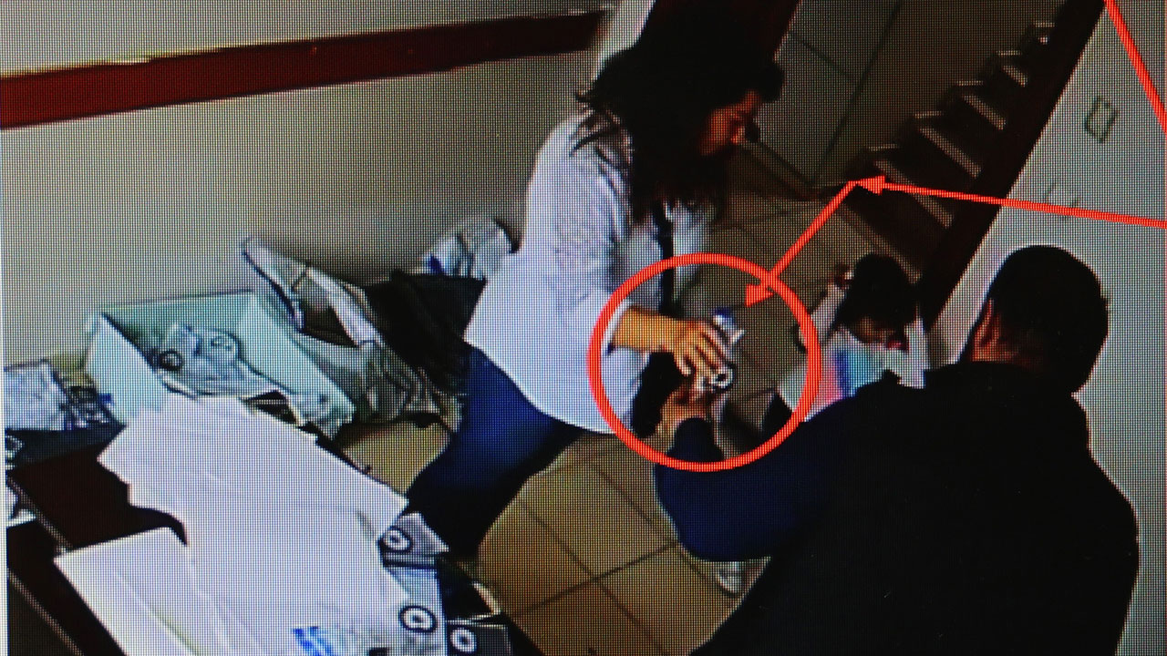 Depremde yıkılan binanın enkazından çıkan altınları zimmetine geçirmişti: O polis meslekten atıldı