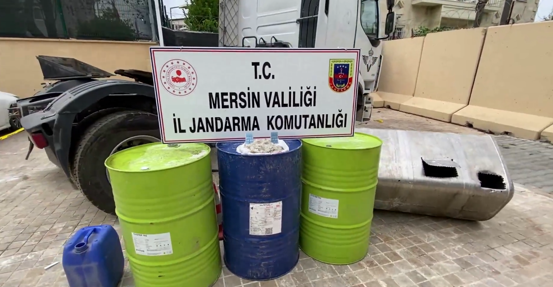 Bakan Yerlikaya açıkladı: Mersin'de kilo kilo kokain ele geçirildi