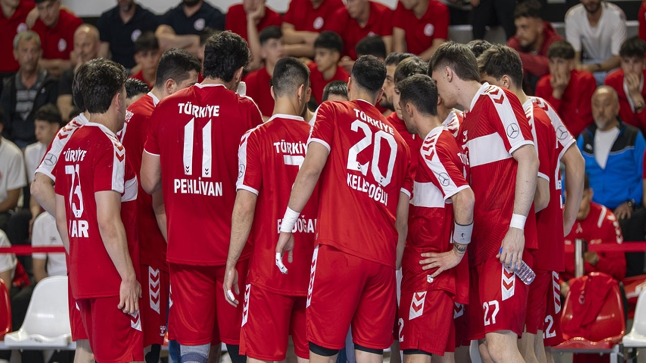 Milliler, Avusturya'ya mağlup oldu
