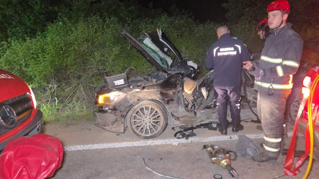 Lüks otomobiller çarpıştı, 3 kişi can verdi! Alkollü sürücü bakın nereye saklandı