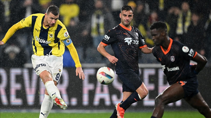 Başakşehir - Fenerbahçe maçının 11'inde büyük sürpriz