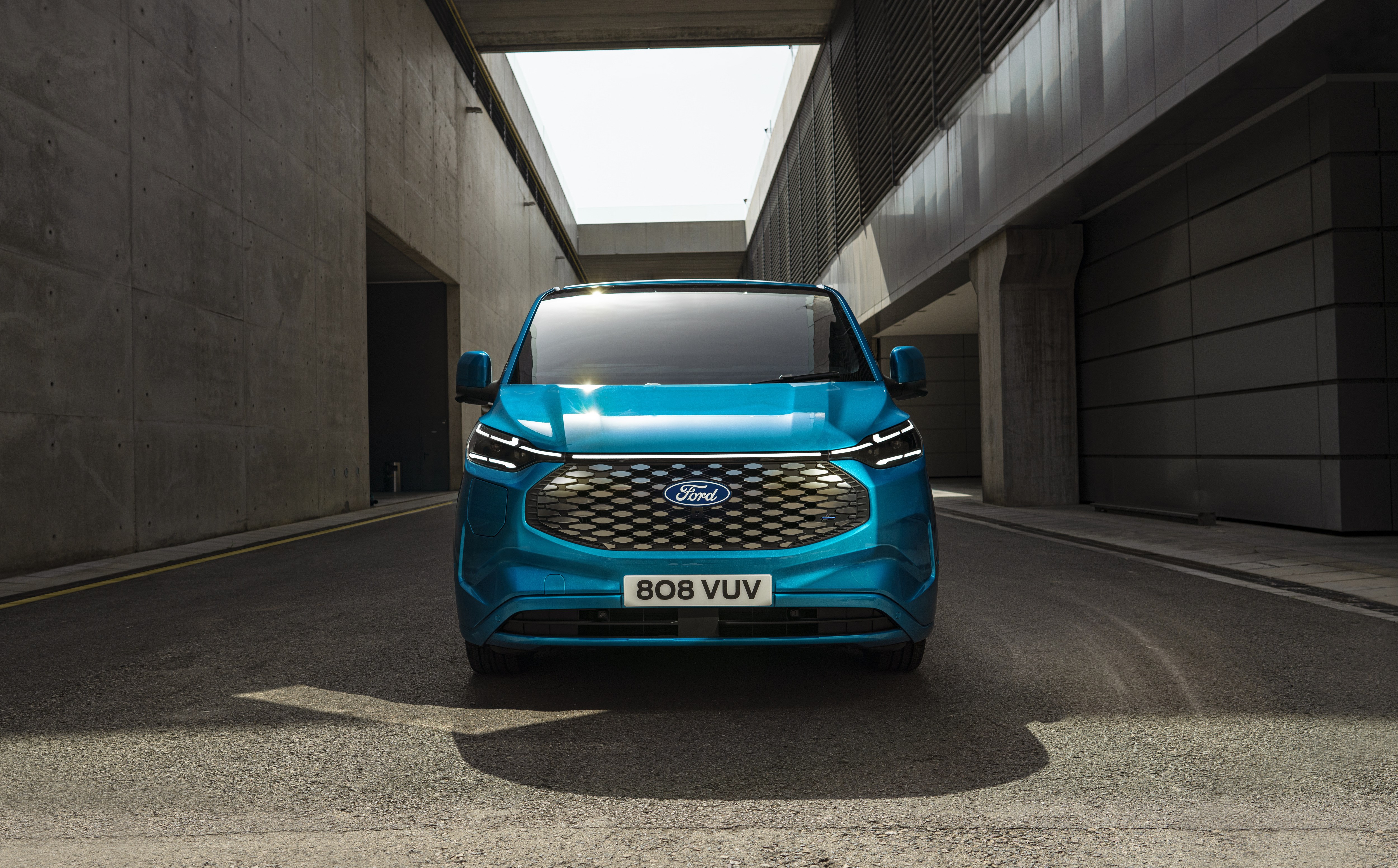 ELEKTRİKTE FORD ÇAĞI BAŞLIYOR: Ford elektrikli binek ve ticari araçlarını tanıttı!
