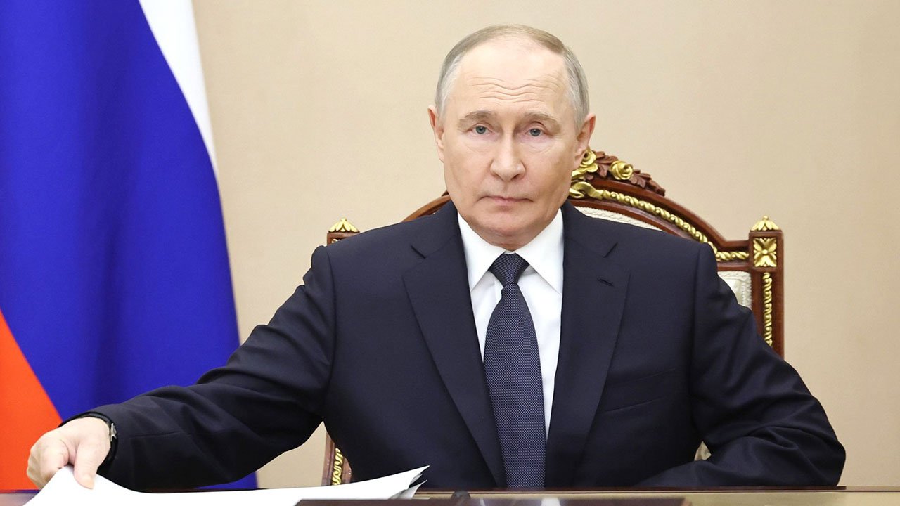 Putin, Rusya-Ukrayna görüşmesi öncesi kritik ismi görevden aldı