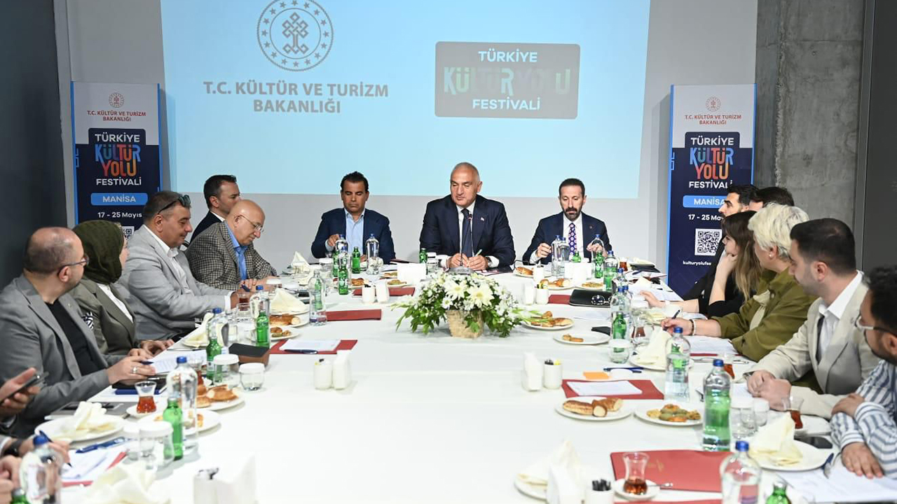 Bakan Ersoy 2025 yılı turizm vizyonunu açıkladı: Gece müzeciliği, kayak merkezi ve yeni ücretsiz halk plajları