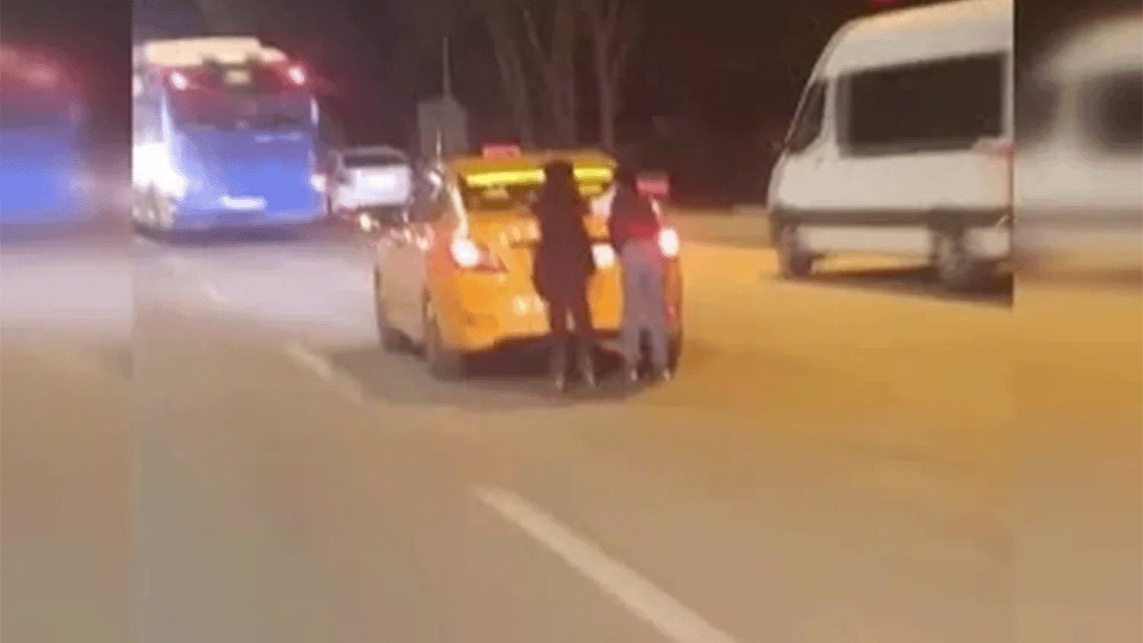 Trafikte tehlikeli yolculuk kamerada!