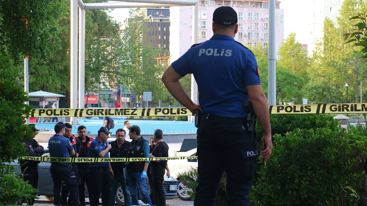 TBMM önünde havaya ateş açtı
