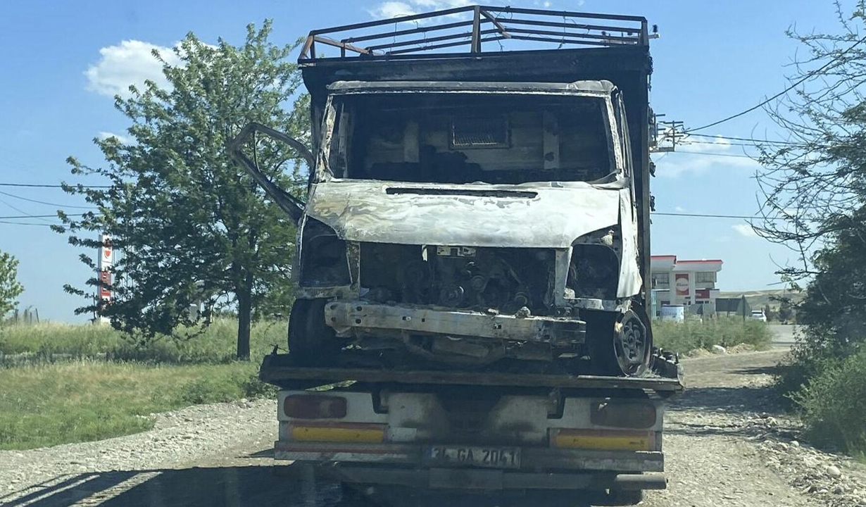 Baba ve oğlun cesedi yanmış halde bulunmuştu! Cinayet sebebi ortaya çıktı..