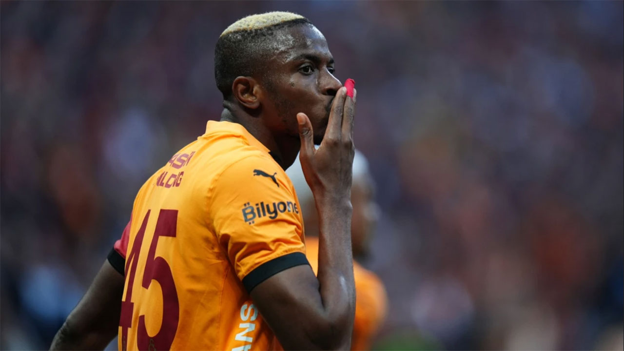 Galatasaray taraftarını yıkan haber gece yarısı geldi: "Resmen oyuncumuz" diyerek Osimhen'i paylaştılar