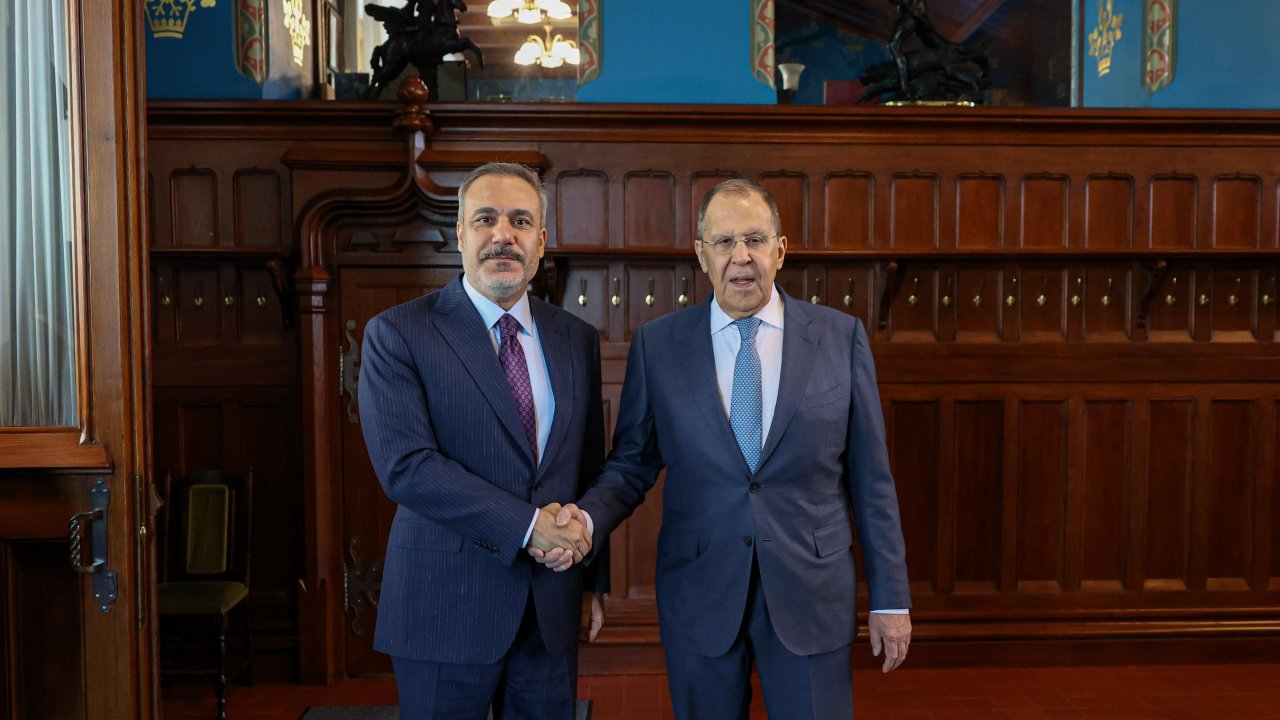 Rus mevkidaşı Lavrov ile görüşen Bakan Fidan: Barışa ev sahipliğine hazırız