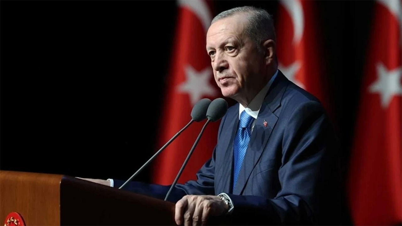 AK Parti'nin anayasa komisyonu toplanıyor: Erdoğan 10 hukukçu arkadaşımı görevlendirdim demişti