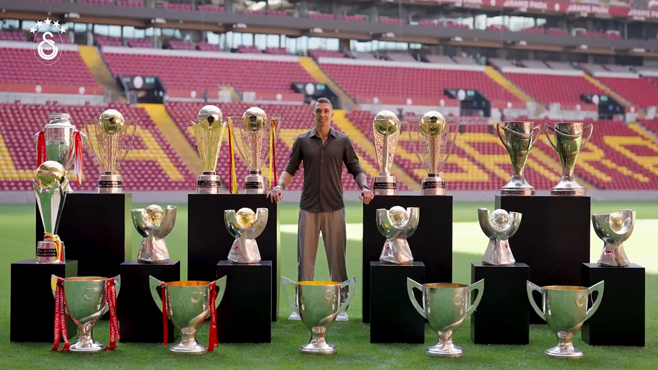 Galatasaray efsane kaptanına böyle veda etti: Teşekkürler Muslera