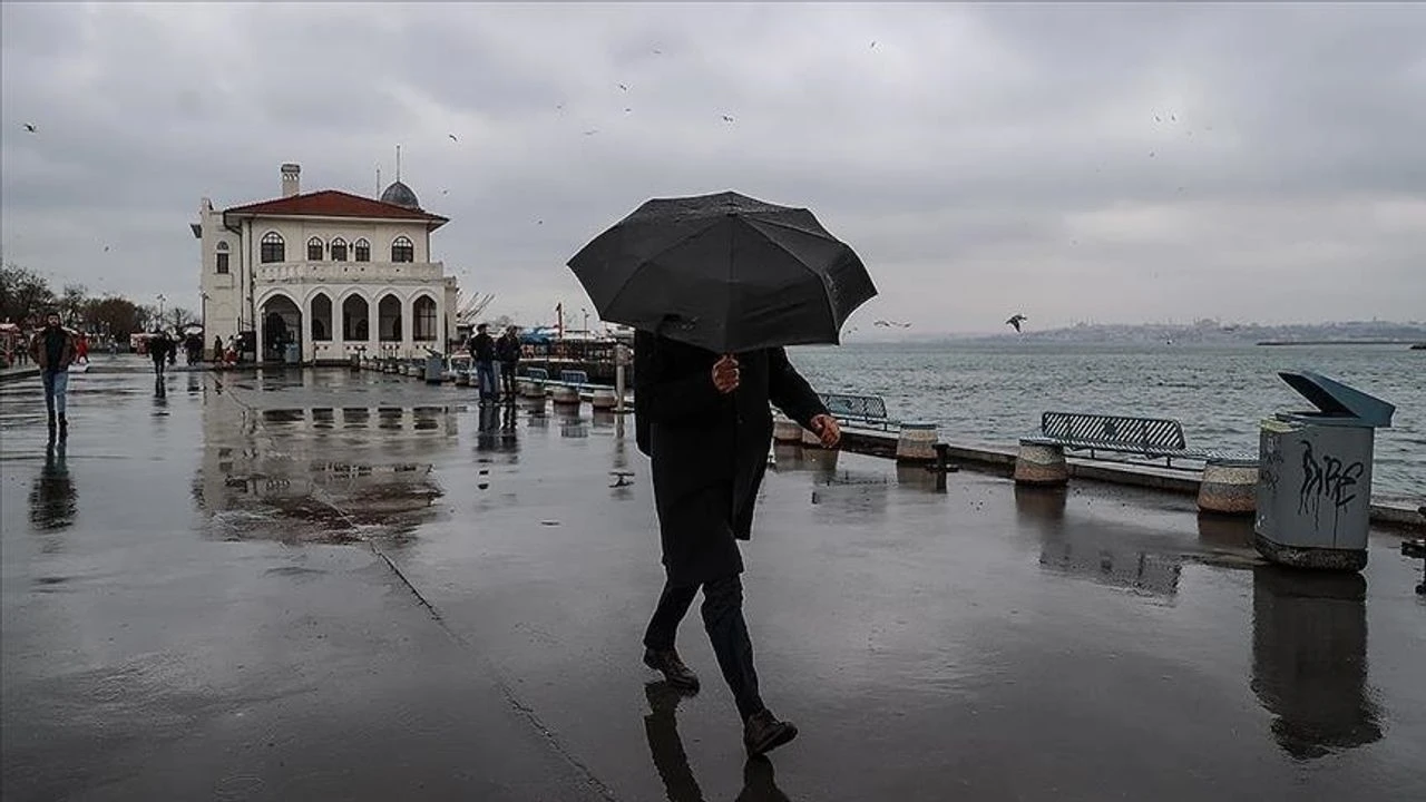 İstanbul'a son dakika yağmur uyarısı: O saatlere dikkat!