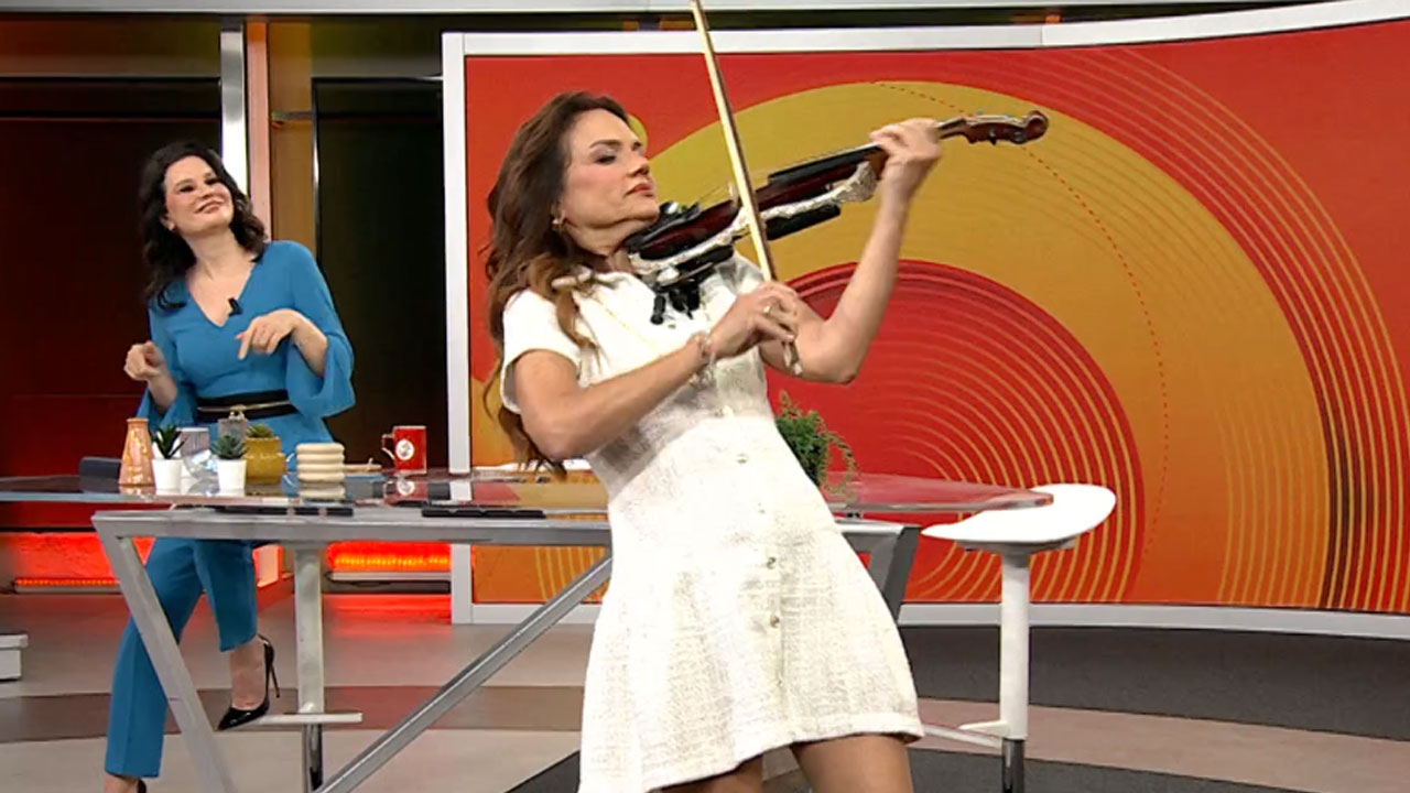 Canan Anderson’dan Ekol TV’de büyüleyici performans: Dilimle söyleyemediklerimi kemanla söylüyorum!