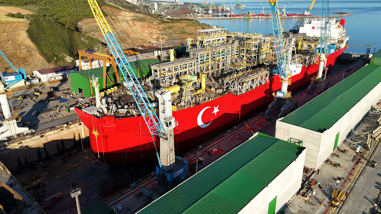 İÇDAŞ'tan dev hamle: Türkiye'nin ilk yüzer doğal gaz üretim platformu Osman Gazi, Karadeniz'de 2026'da üretime başlayacak