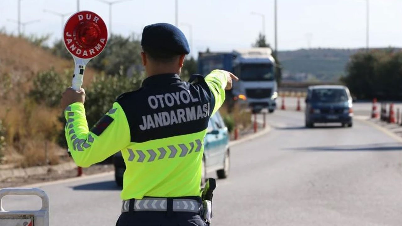 Bayram öncesi trafik tedbirleri artırılıyor: 4-6 Haziran tarihlerinde ağır taşıtlara kısıtlama getirildi