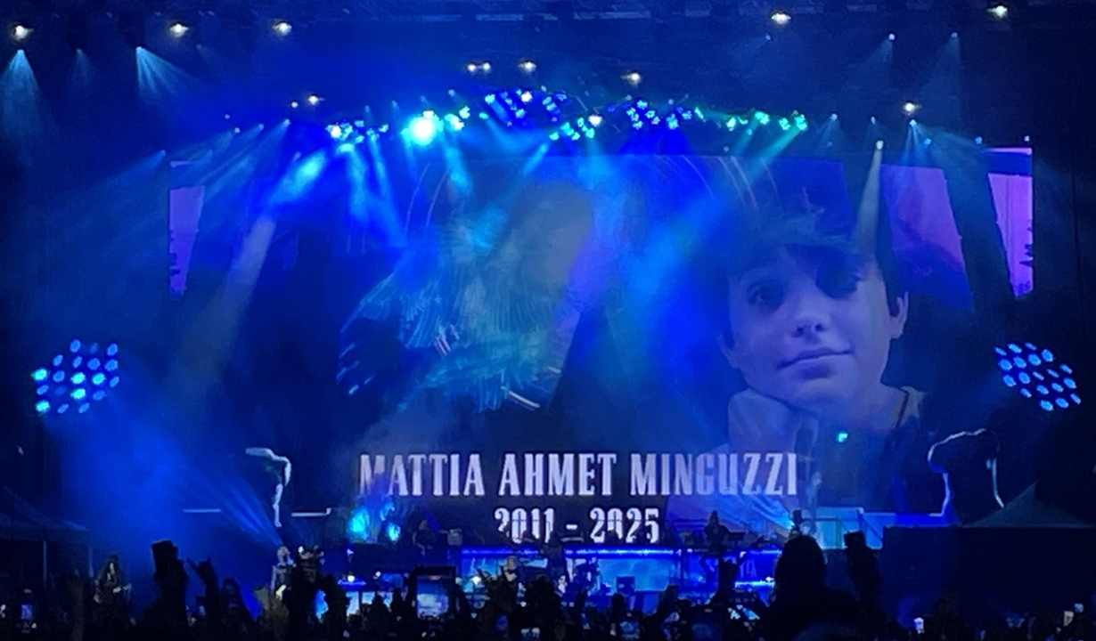 Guns N' Roses'dan Mattia Ahmet Minguzzi'ye şarkı hediyesi!