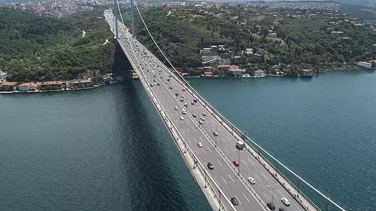 Bakan Uraloğlu duyurdu: Bayramda otoyollar ve köprüler ücretsiz!