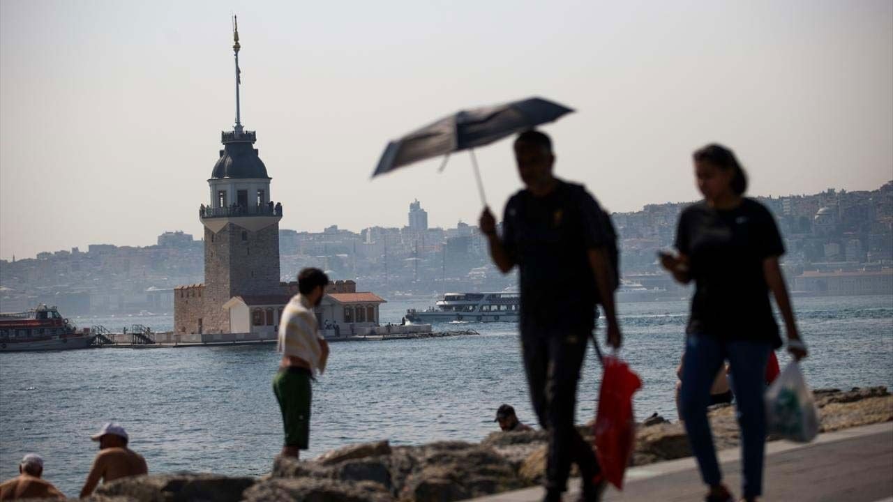 Sıcaklıklar giderek artıyor! Yaşlı ve çocuklar için o saatlerde sokağa çıkmayın uyarısı geldi