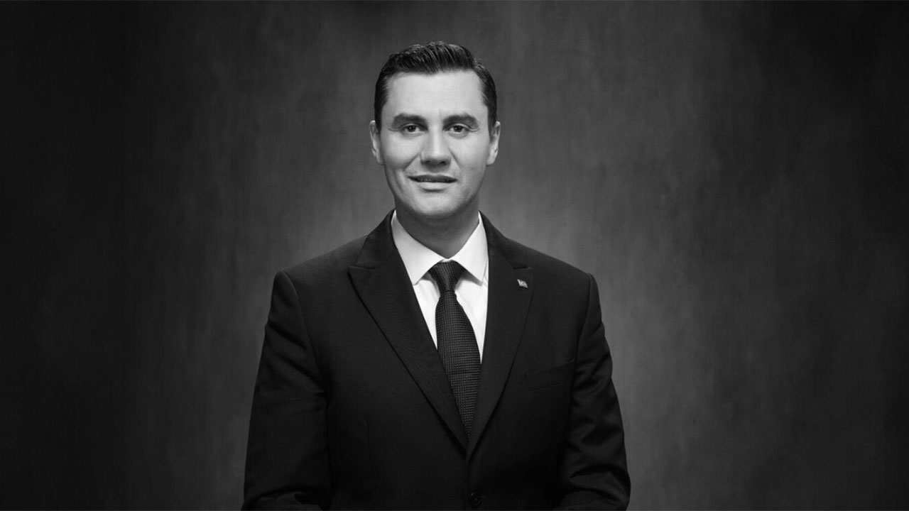 Manisa Belediye Başkanı Ferdi Zeyrek yaşamını yitirdi