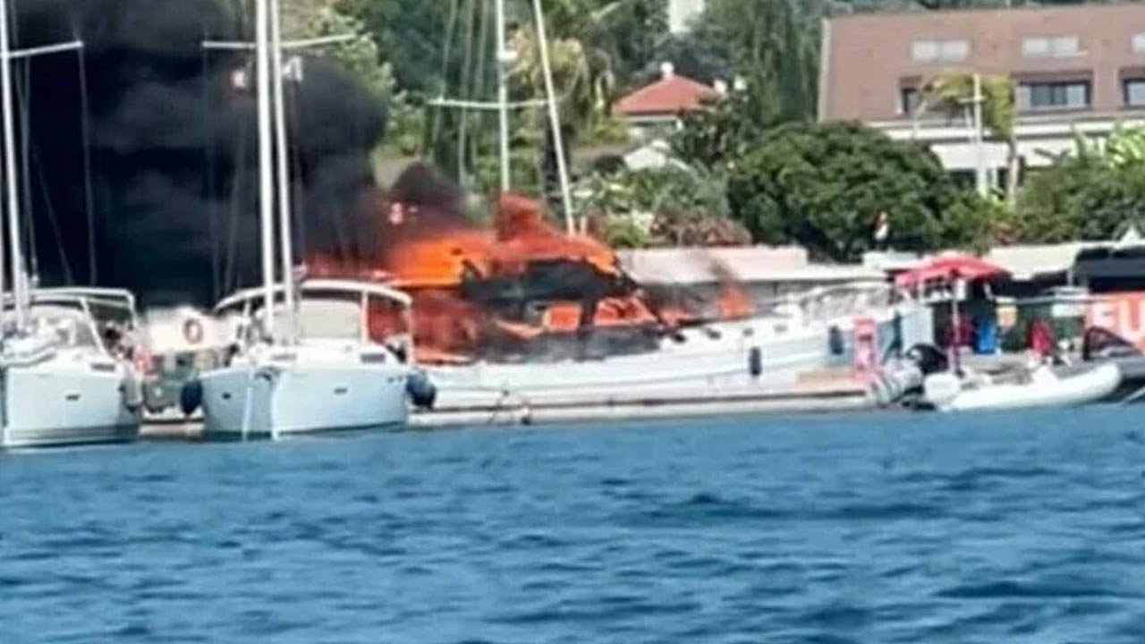 Muğla'da tekne yangını: Ekipler müdahale ediyor