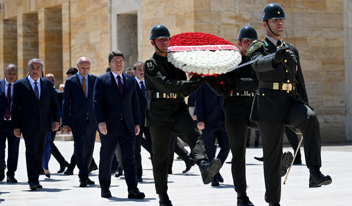 Bakan Tunç ve HSK üyelerinden Anıtkabir ziyareti!