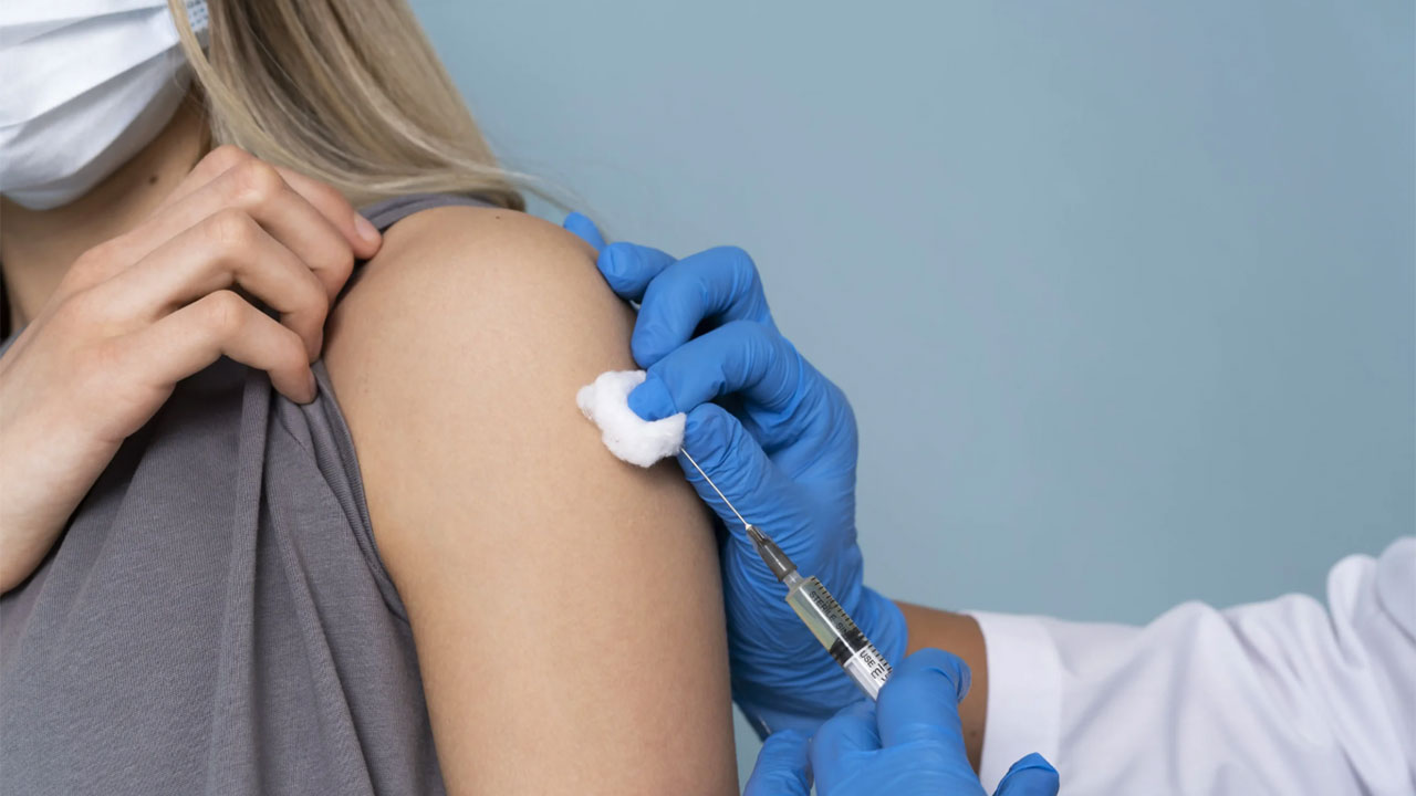 13 yaşından büyüklere ücretsiz HPV aşısı yapılacak: Canlı yayında Bakan Memişoğlu açıkladı