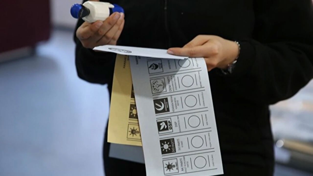 Son anketten dikkat çeken sonuçlar! AK Parti yeniden birinci parti