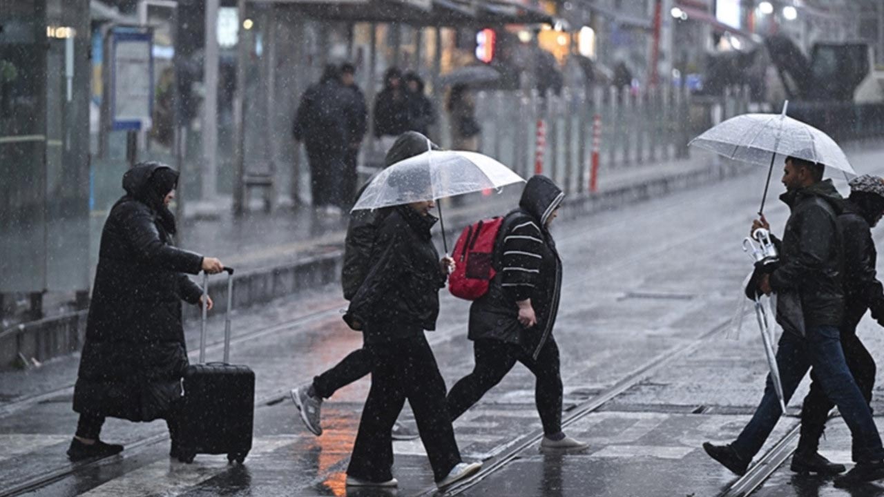 Yurtta sağanak alarmı! Meteoroloji uyardı: Şemsiyesiz dışarı çıkmayın!