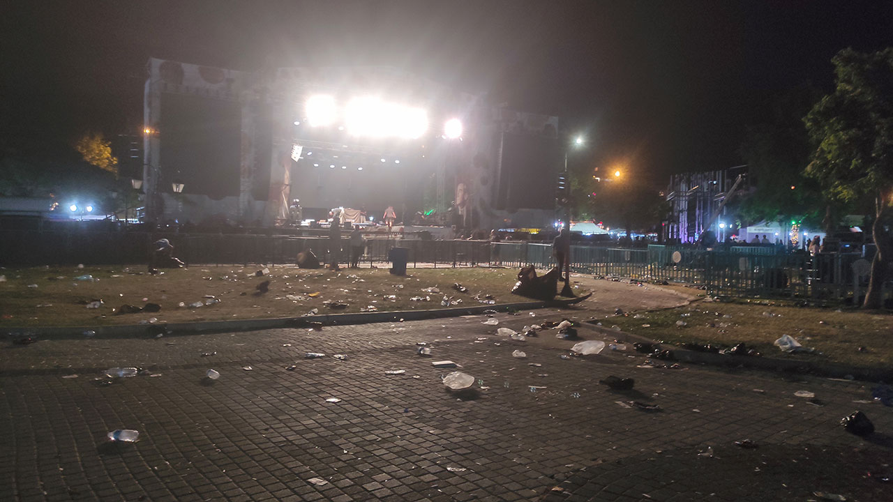 Tekirdağ sahilinde festival rezilliği: Kiraz Festivali konseri sonrası sahil adeta çöplüğe döndü