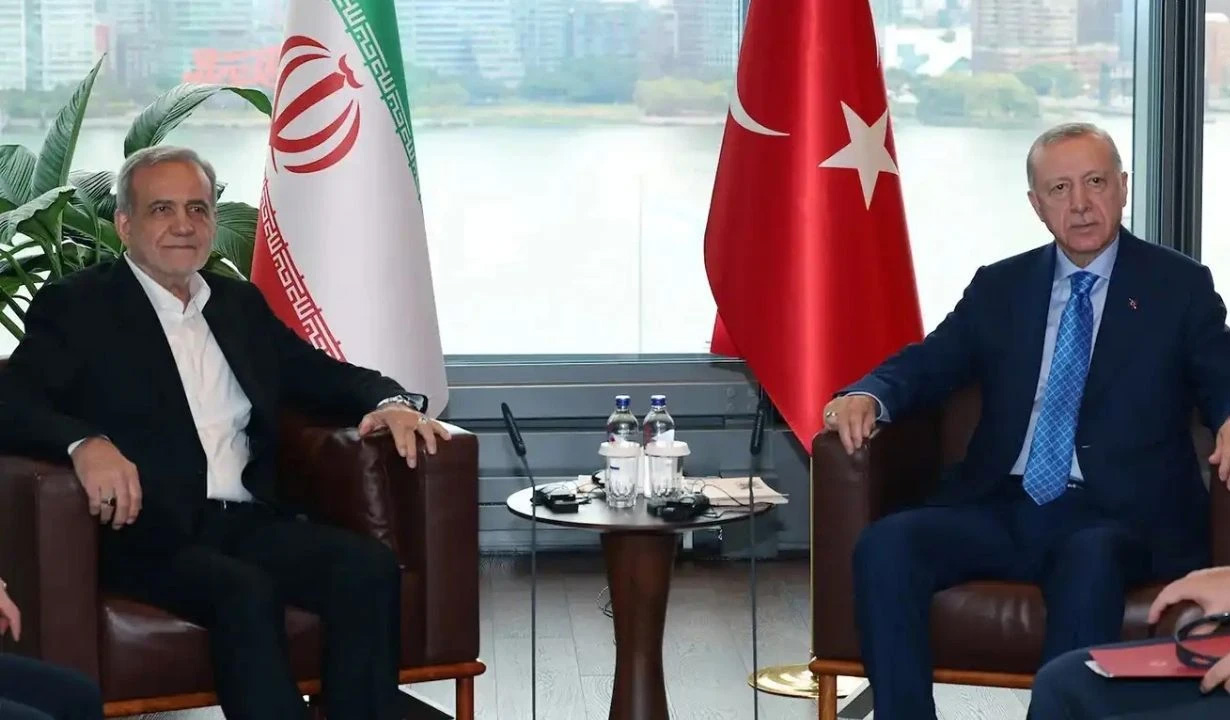 Cumhurbaşkanı Erdoğan ile Pezeşkiyan arasında kritik görüşme!