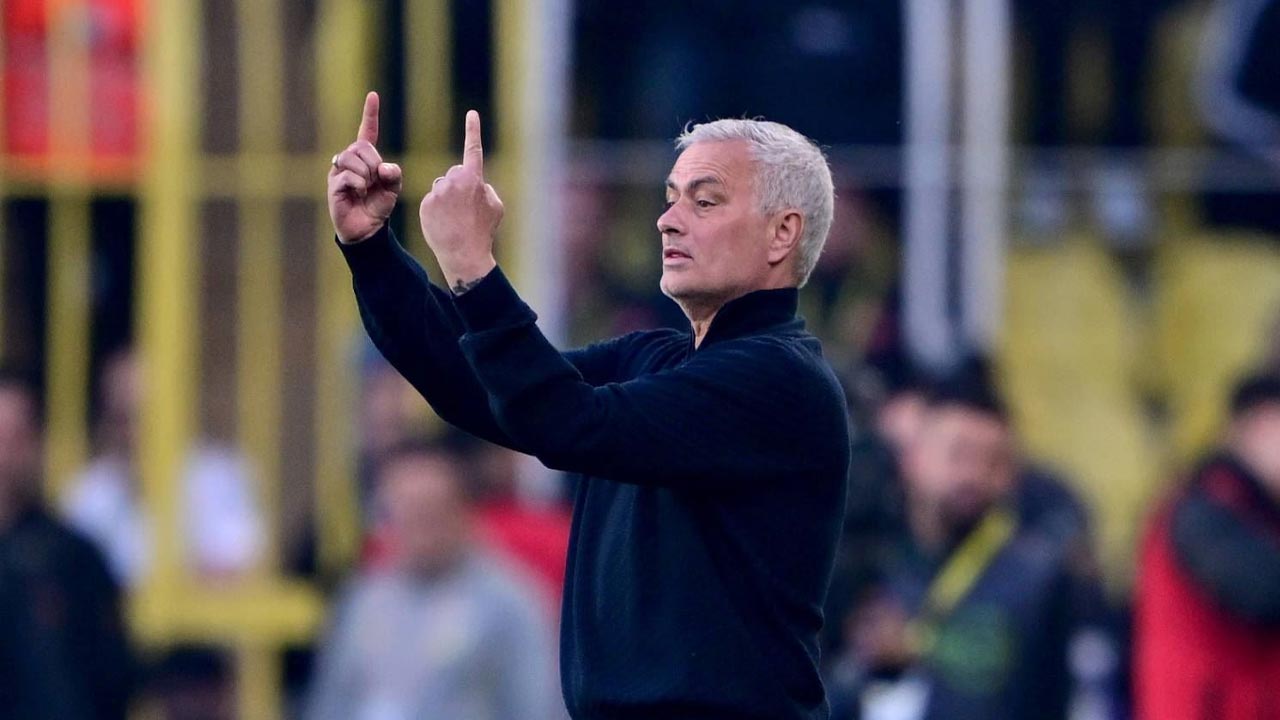 FENERBAHÇE'DE TRANSFER ALARMI: Jose Mourinho'nun listesindeki yıldız isim ortaya çıktı