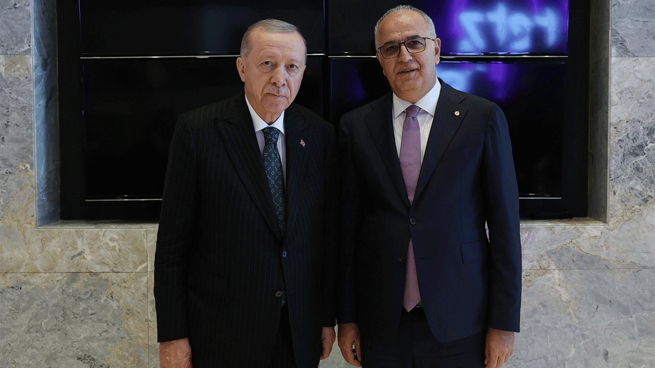 Cumhurbaşkanı Erdoğan, Voleybol Federasyonu Başkanı Üstündağ’ı kabul etti