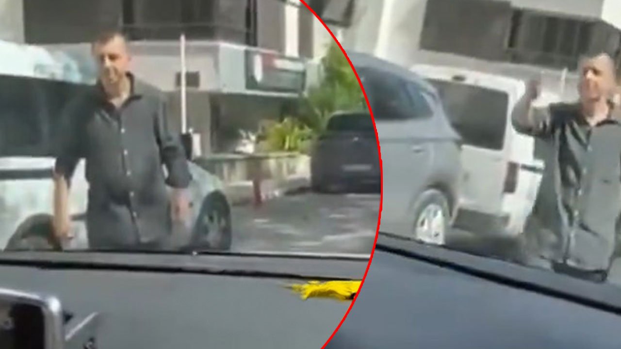 Trafik magandası dehşet saçtı! Kadın sürücülere silah çekip bağırdı: İnin lan aşağıya!