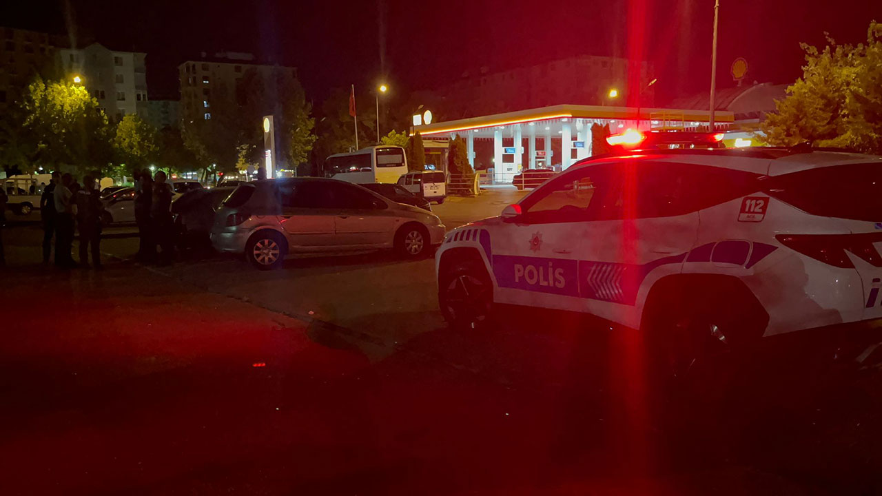 İki kız çocuğu arasındaki kavga kanlı bitti: Bıçakla saldırdı, 17 yaşındaki çocuğun durumu ağır