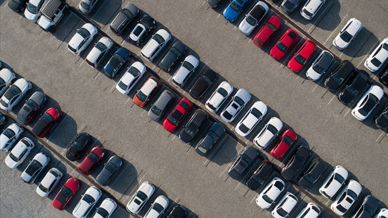 Bu arabalar resmen yakıt düşmanı! Aylık 3.000 TL cepte kalıyor: 2025’in en az yakan otomobilleri açıklandı