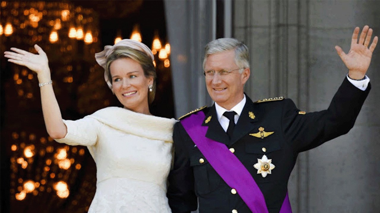 Kralı Philippe ve Kraliçe Mathilde o ülkede mahsur kaldı!