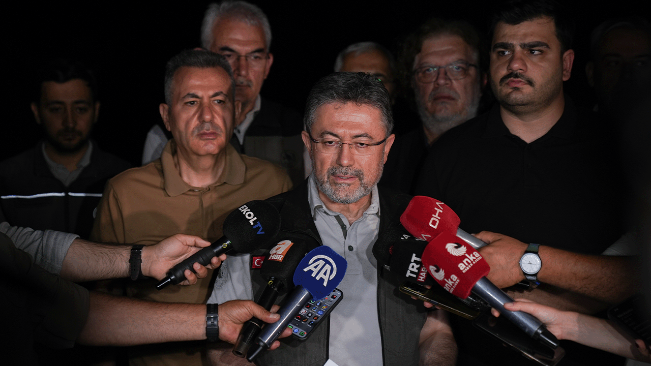 Bakan Yumaklı: Bugün 77 orman yangını oldu