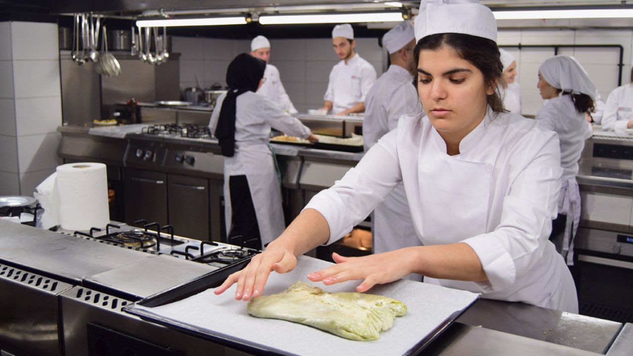 Türkiye’nin en iyi gastronomi bölümleri belli oldu! İlk sıradaki üniversite sürpriz yaptı