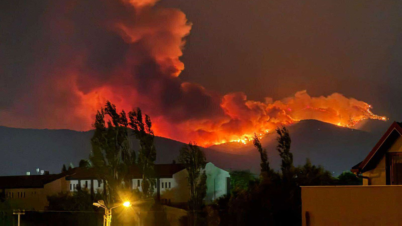 İzmir yanıyor! 3 mahalle tahliye edildi: Çıkış sebebi tespit edildi