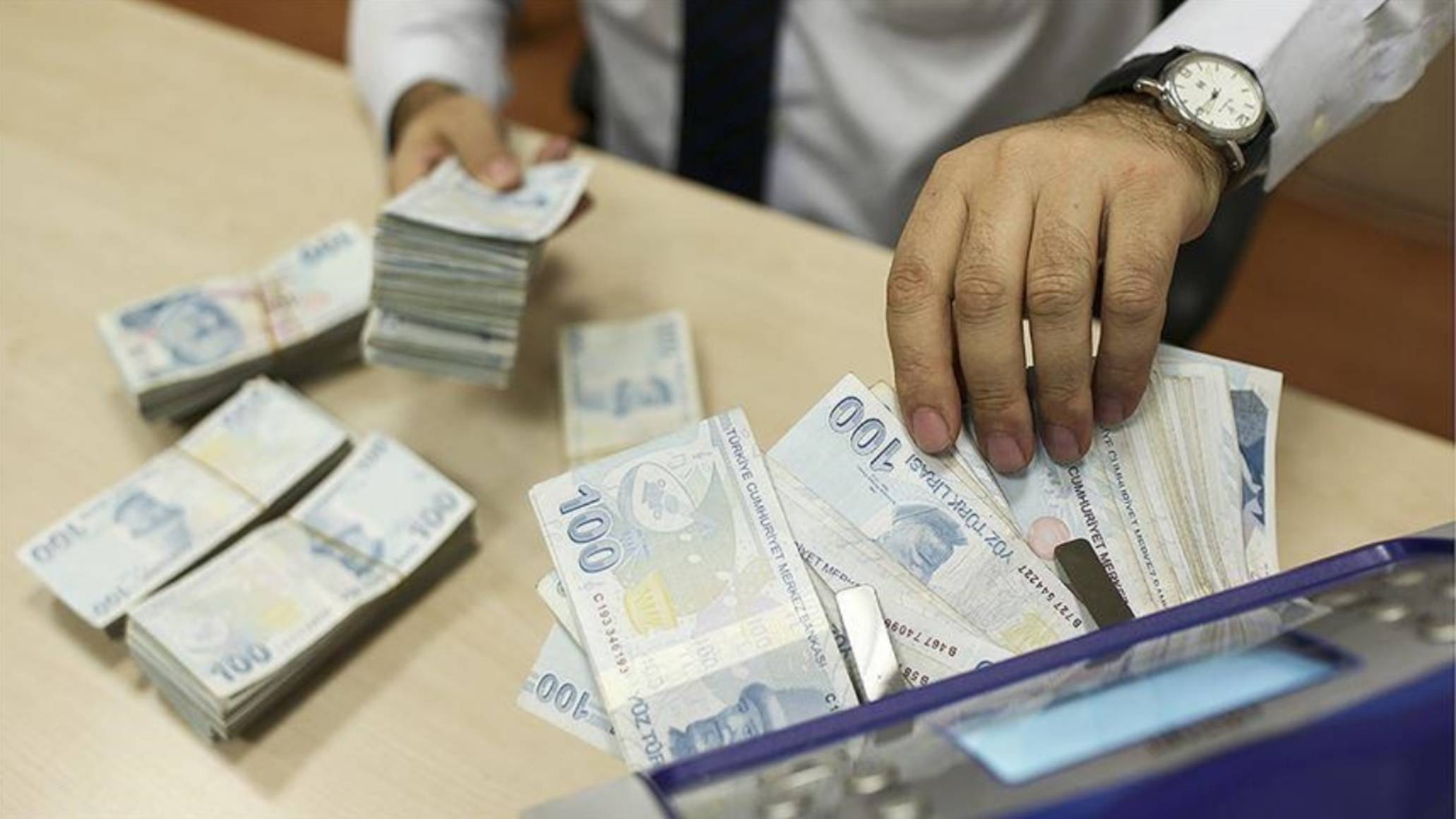 Bu bankalar yarışta öne geçti! Emeklilere 27 bin TL nakit yağmuru!