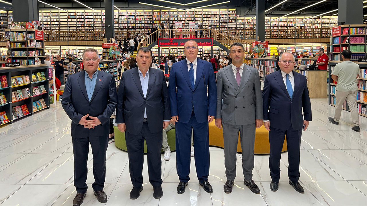 Can Yayın Holding Yönetim Kurulu Başkanı Kenan Tekdağ’dan BKM Kitap’a ziyaret