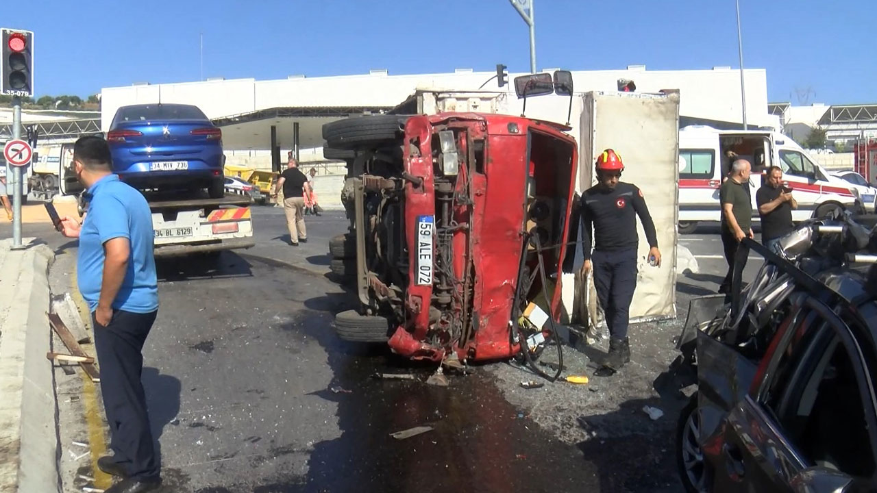 İstanbul'da zincirleme trafik kazası: Çok sayıda yaralı var!