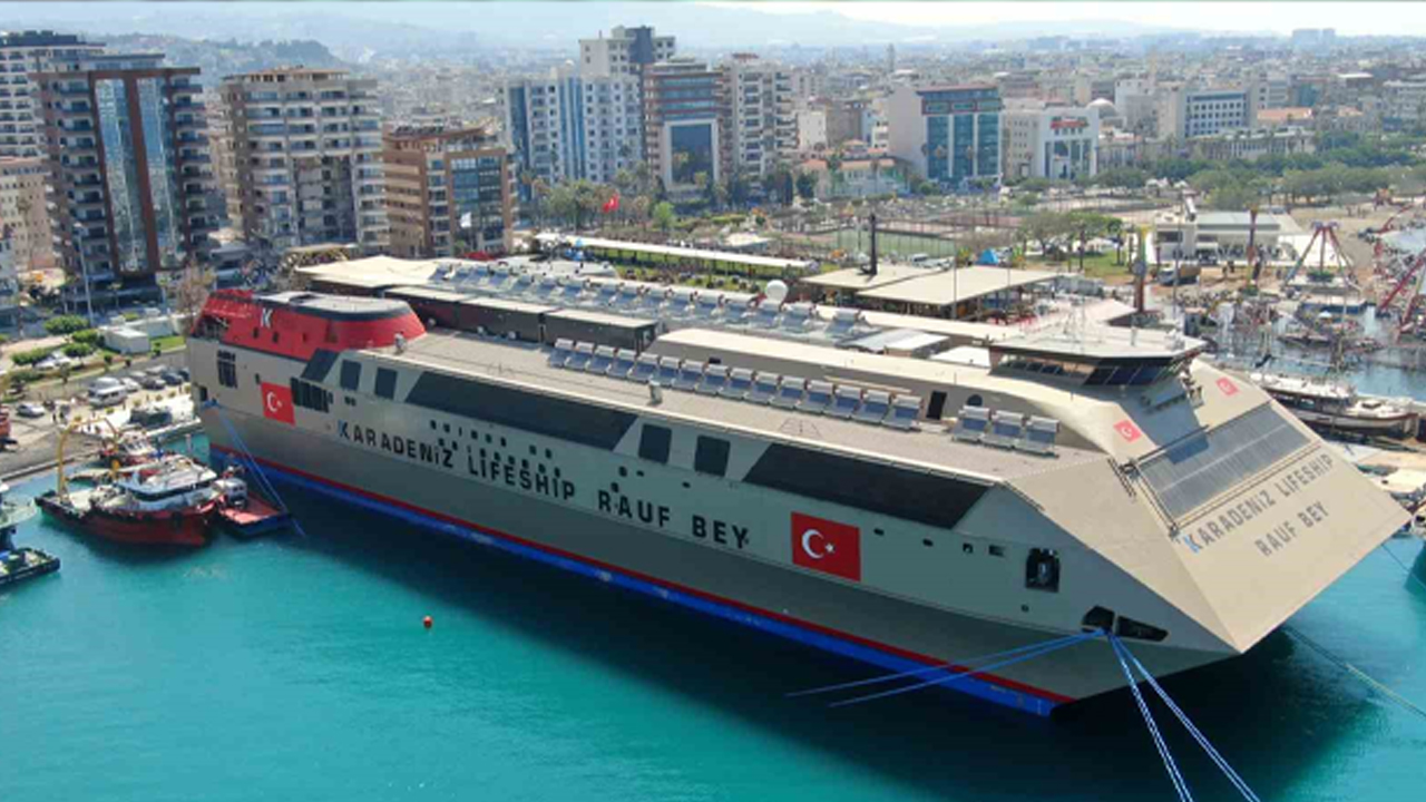Anılarla dolu veda: Rauf Bey Yaşam Gemisi Hatay'dan ayrıldı