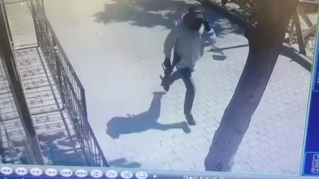 Balıkçı barınağında silahlı saldırı! Görüntüler film sahnesinden değil Küçükçekmece'den