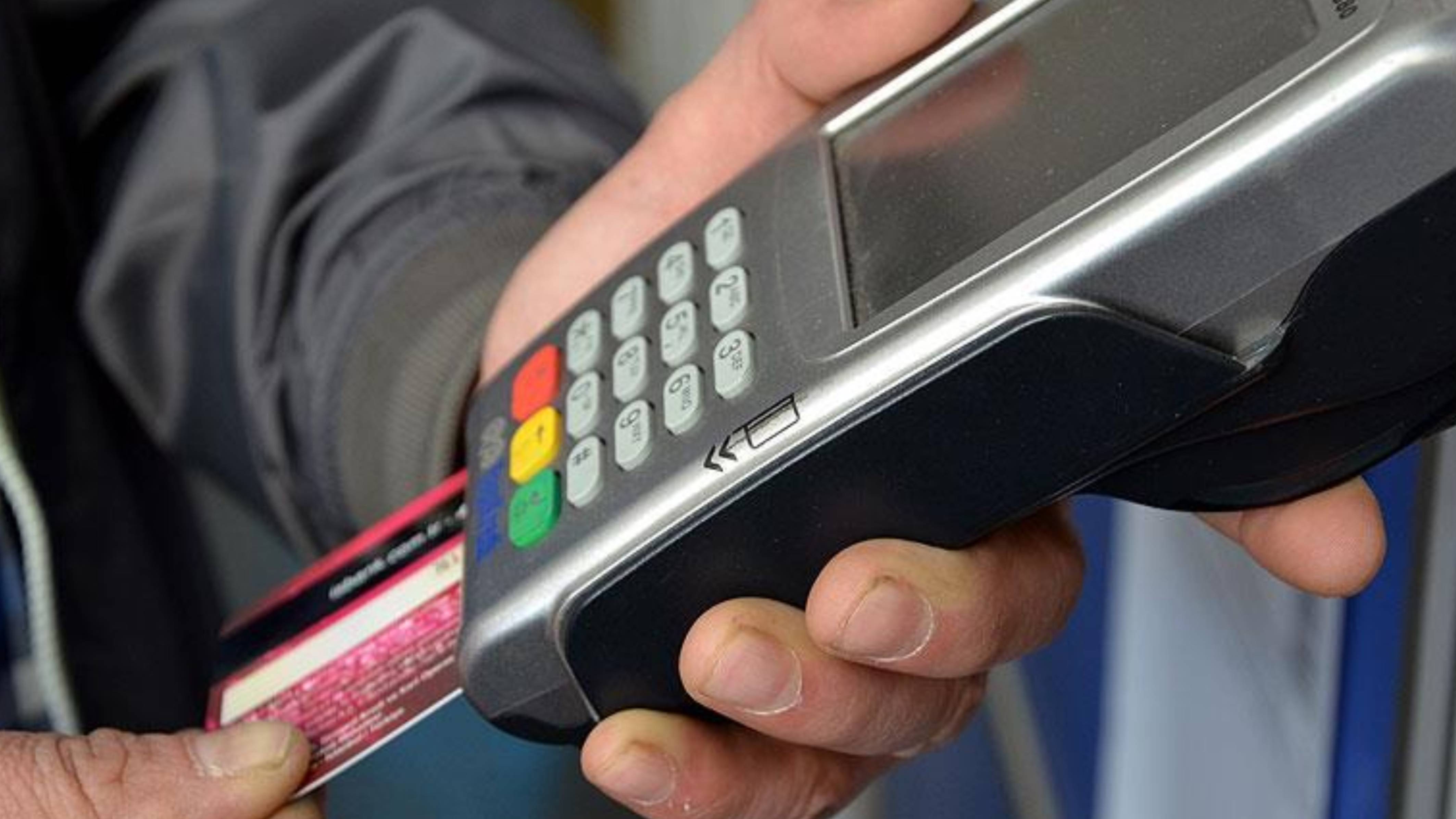 Kredi kartı borcuna toplu çözüm geliyor! e-Devlet'ten başvuran borcunu tek kalemde kapatacak